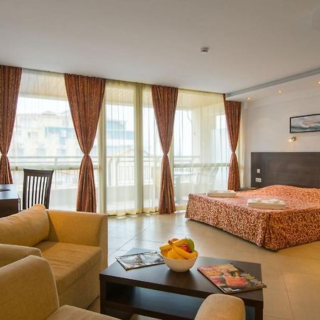 Spacious Studio With Balcony & Pool By The Marina Baltschik Exterior foto