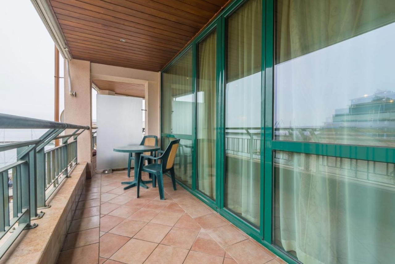 Spacious Studio With Balcony & Pool By The Marina Baltschik Exterior foto