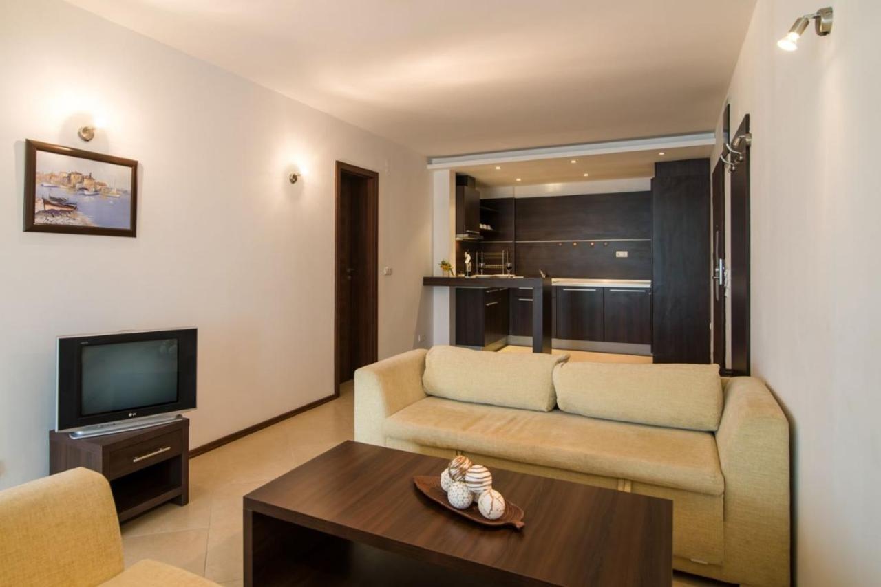Spacious Studio With Balcony & Pool By The Marina Baltschik Exterior foto